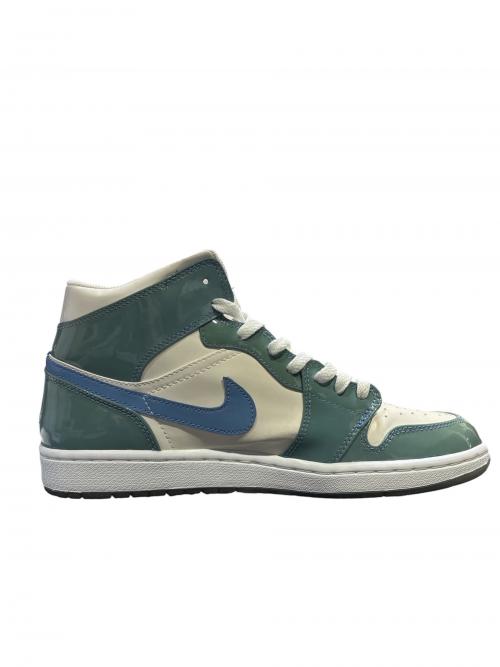 NIKE（ナイキ）NIKE (ナイキ) AIR JORDAN 1 RETRO UNC Patent サイズ:28.5の古着・服飾アイテム