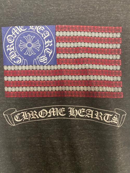 CHROME HEARTS（クロムハーツ）CHROME HEARTS (クロムハーツ) American Flag Dagger V-neck Tee グレー サイズ:Mの古着・服飾アイテム