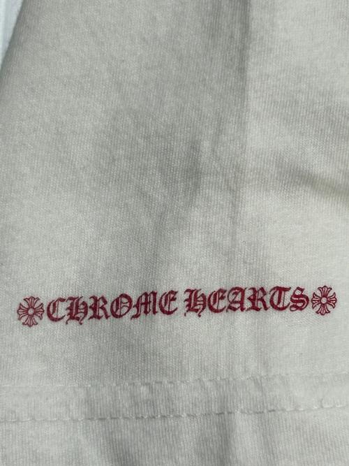 CHROME HEARTS（クロムハーツ）CHROME HEARTS (クロムハーツ) Horseshoe Scroll Label Pocket T-Shirt ホワイト サイズ:Mの古着・服飾アイテム