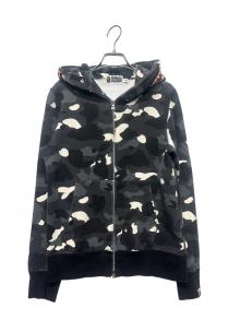 A BATHING APE（アベイシングエイプ）の古着「シャークパーカー」｜ブラック×グレー