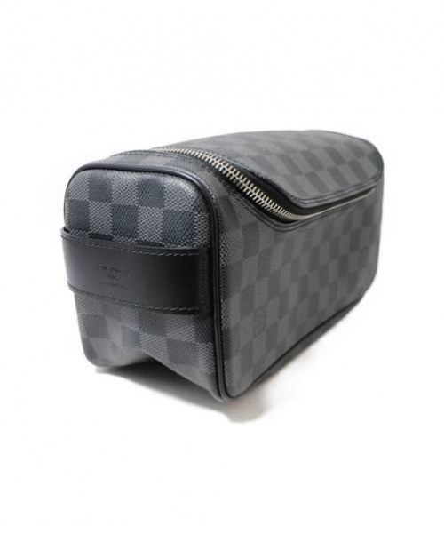 LOUIS VUITTON（ルイ ヴィトン）LOUIS VUITTON (ルイヴィトン) トワレ・ポーチ ブラック サイズ:- ダミエ・グラフィット N47625 BA4112の古着・服飾アイテム
