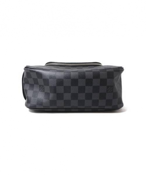 LOUIS VUITTON（ルイ ヴィトン）LOUIS VUITTON (ルイヴィトン) トワレ・ポーチ ブラック サイズ:- ダミエ・グラフィット N47625 BA4112の古着・服飾アイテム