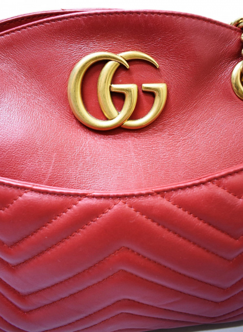 GUCCI（グッチ）GUCCI (グッチ) GGマーモント/チェーンショルダーバッグ レッド 443501の古着・服飾アイテム