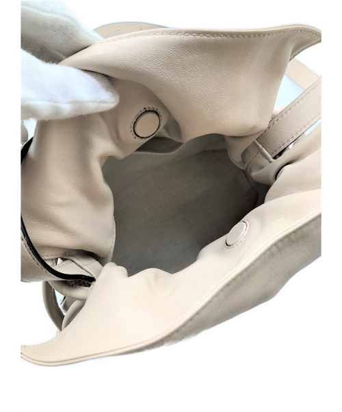 LOEWE（ロエベ）LOEWE (ロエベ) フラメンコノット ベージュの古着・服飾アイテム