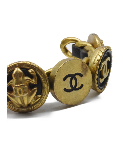 CHANEL（シャネル）CHANEL (シャネル) メダリオンバングル ゴールドの古着・服飾アイテム
