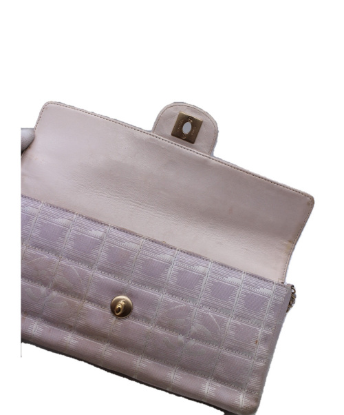 CHANEL（シャネル）CHANEL (シャネル) チョコバー チェーンショルダーバッグ ピンクベージュ サイズ:- ニュートラベルラインの古着・服飾アイテム