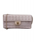 CHANEL（シャネル）の古着「チョコバー チェーンショルダーバッグ」｜ピンクベージュ