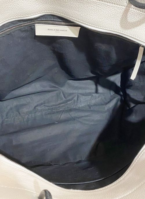 BALENCIAGA（バレンシアガ）BALENCIAGA (バレンシアガ) ショッピングバッグ ホワイト サイズ:-の古着・服飾アイテム