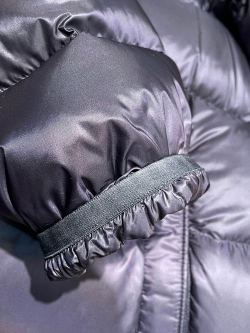 MONCLER（モンクレール）MONCLER (モンクレール) WILLM ネイビー サイズ:4の古着・服飾アイテム