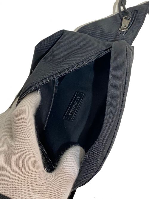 BALENCIAGA（バレンシアガ）BALENCIAGA (バレンシアガ) ロゴボディバッグ ブラック サイズ:-の古着・服飾アイテム
