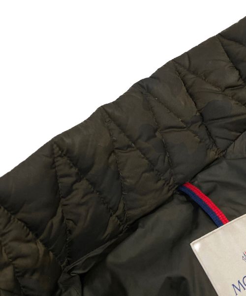 MONCLER（モンクレール）MONCLER (モンクレール) 切替ダウンジャケット オリーブ サイズ:2の古着・服飾アイテム