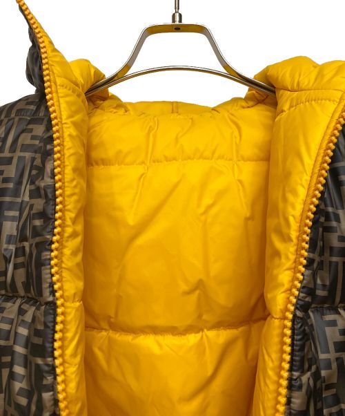 FENDI KIDS（フェンディ キッズ）FENDI KIDS (フェンディ キッズ) ズッカ柄ダウンジャケット ブラウン サイズ:12Aの古着・服飾アイテム