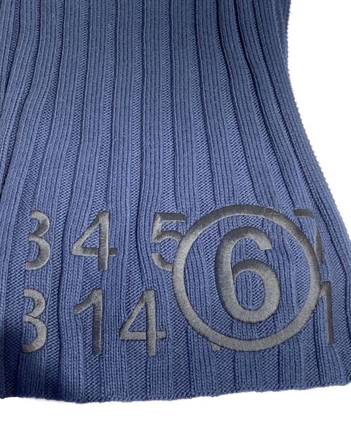 MM6 Maison Margiela（エムエムシックスメゾンマルジェラ）MM6 Maison Margiela (エムエムシックス メゾンマルジェラ) ロゴマフラー ネイビーの古着・服飾アイテム