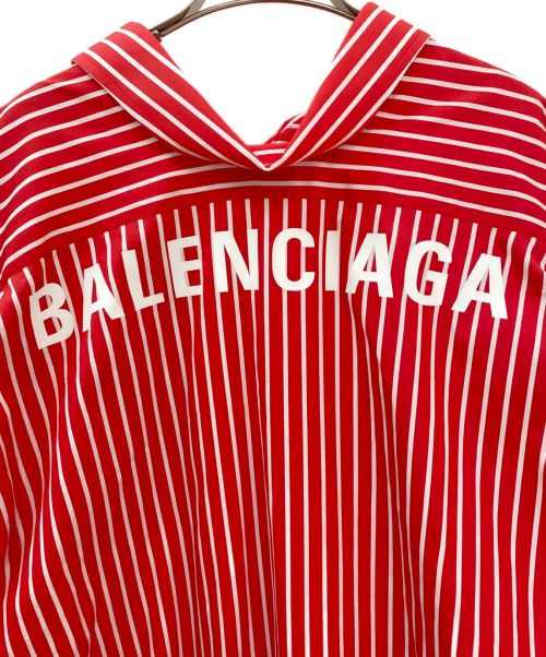 BALENCIAGA（バレンシアガ）BALENCIAGA (バレンシアガ) バックロゴストライプシャツ レッド サイズ:34の古着・服飾アイテム