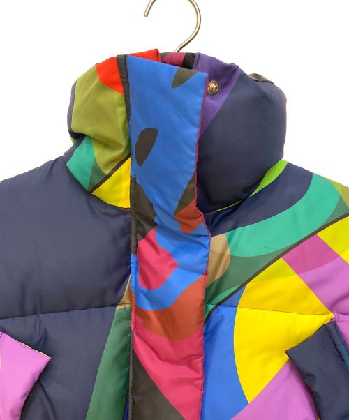 sacai（サカイ）sacai (サカイ) KAWS (カウズ) ダウンジャケット マルチカラー サイズ:1の古着・服飾アイテム