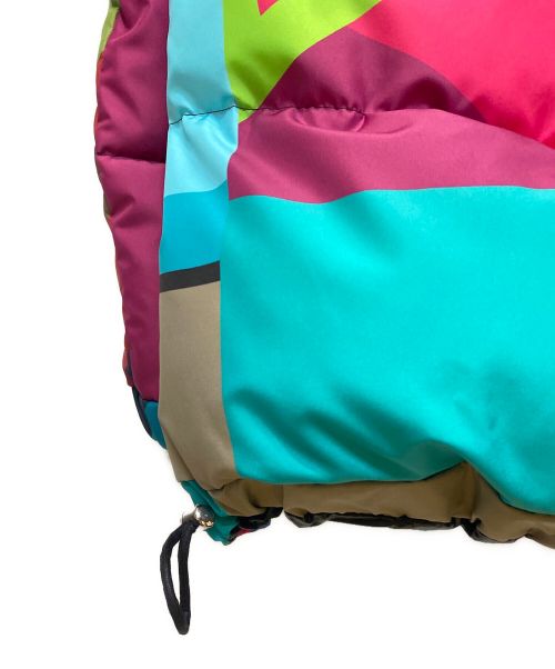 sacai（サカイ）sacai (サカイ) KAWS (カウズ) ダウンジャケット マルチカラー サイズ:1の古着・服飾アイテム