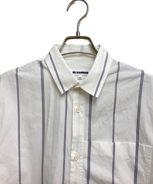 JIL SANDER（ジルサンダー）JIL SANDER (ジルサンダー) SILENCE STRIPED COTTON-POPLIN SHIRT （サイレンス ストライプ コットン ポプリンシャツ） ホワイト サイズ:38の古着・服飾アイテム