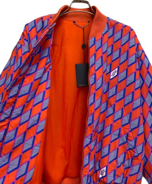 LOUIS VUITTON（ルイ ヴィトン）LOUIS VUITTON (ルイ ヴィトン) 22AW ダイヤ　ダミエ ボンバージャケット レッド サイズ:50 未使用品の古着・服飾アイテム