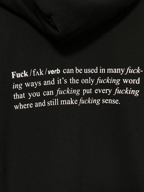 VETEMENTS（ヴェトモン）VETEMENTS (ヴェトモン) プリントフーディ ブラック サイズ:Mの古着・服飾アイテム