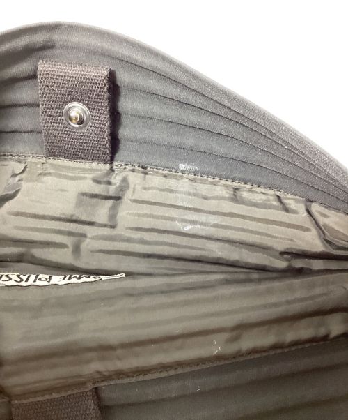 HOMME PLISSE ISSEY MIYAKE（オム プリッセ イッセイ ミヤケ）HOMME PLISSE ISSEY MIYAKE (オムプリッセ イッセイ ミヤケ) PLEATS SHOULDER BAG(プリーツショルダーバッグ) ブラック サイズ:-の古着・服飾アイテム