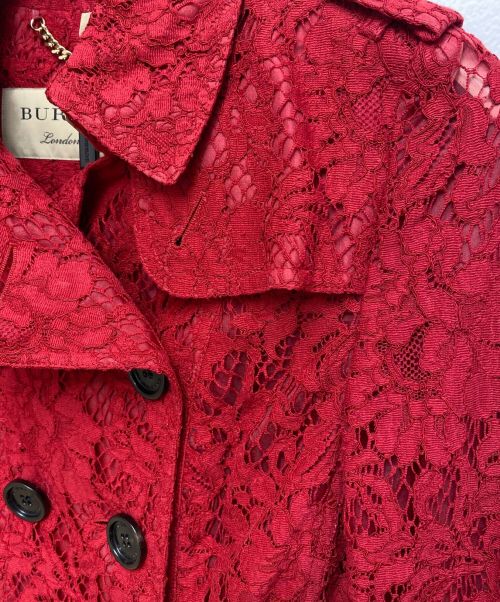 BURBERRY（バーバリー）BURBERRY (バーバリー) レーストレンチコート レッド サイズ:36 未使用品の古着・服飾アイテム
