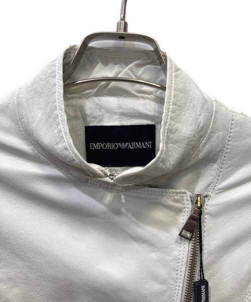 EMPORIO ARMANI（エンポリオアルマーニ）EMPORIO ARMANI (エンポリオアルマーニ) ジャケット ホワイト サイズ:38の古着・服飾アイテム