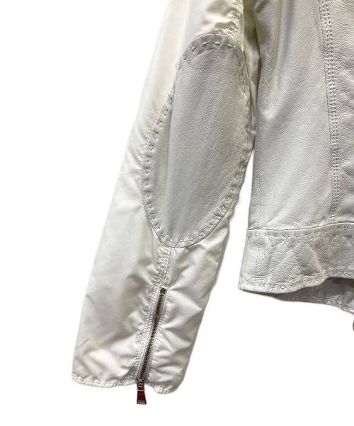 EMPORIO ARMANI（エンポリオアルマーニ）EMPORIO ARMANI (エンポリオアルマーニ) ジャケット ホワイト サイズ:38の古着・服飾アイテム