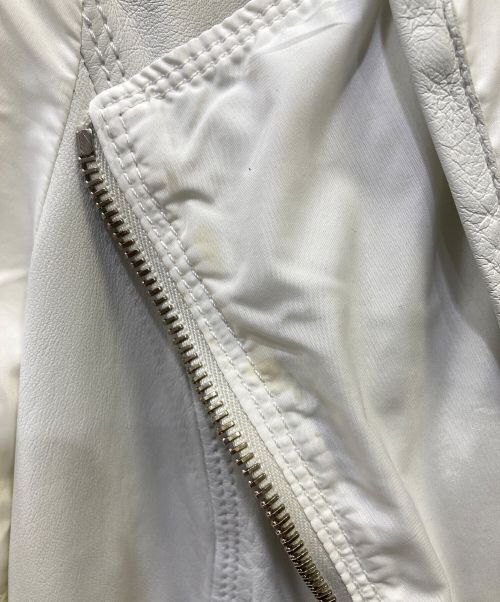 EMPORIO ARMANI（エンポリオアルマーニ）EMPORIO ARMANI (エンポリオアルマーニ) ジャケット ホワイト サイズ:38の古着・服飾アイテム