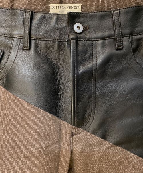 BOTTEGA VENETA（ボッテガベネタ）BOTTEGA VENETA (ボッテガベネタ) レザー切替デニムパンツ レッド×ブラック サイズ:48の古着・服飾アイテム