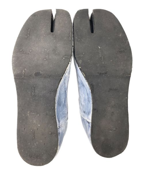 Maison Margiela（メゾンマルジェラ）Maison Margiela (メゾンマルジェラ) SLIP ON TABI SHOES スカイブルー サイズ:42の古着・服飾アイテム