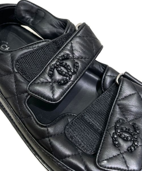 CHANEL（シャネル）CHANEL (シャネル) ラムスキンマトラッセ ベルクロ コンフォートサンダル ブラック サイズ:35 1/2の古着・服飾アイテム