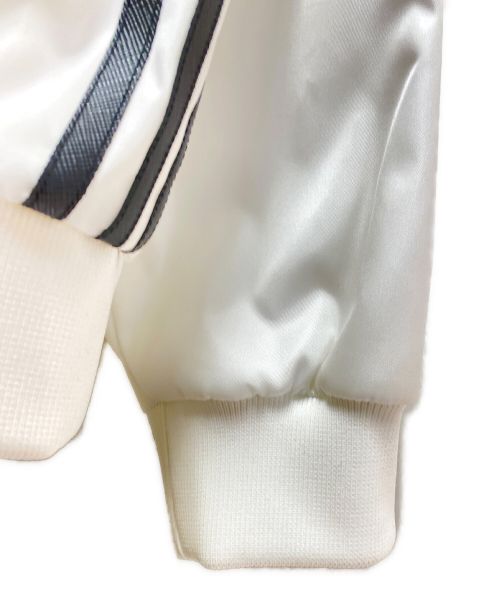 PRADA（プラダ）PRADA (プラダ) adidas (アディダス) トライアングルロコパッチスウェット ホワイト サイズ:Lの古着・服飾アイテム