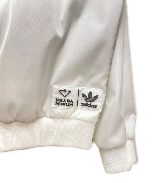 PRADA（プラダ）PRADA (プラダ) adidas (アディダス) トライアングルロコパッチスウェット ホワイト サイズ:Lの古着・服飾アイテム