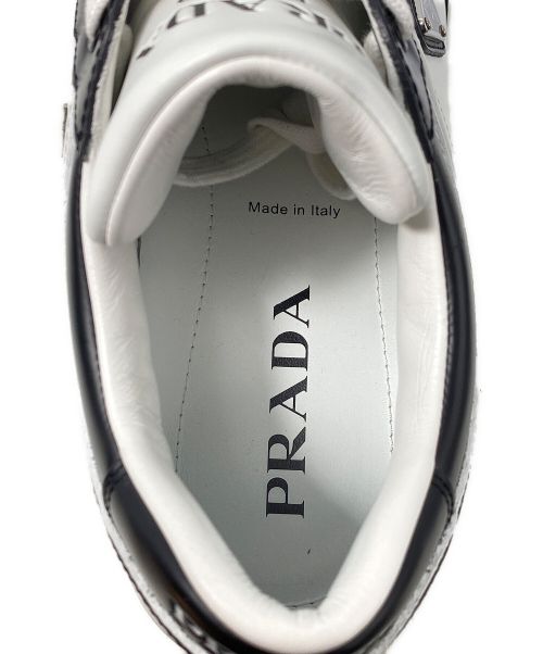 PRADA（プラダ）PRADA (プラダ) ダウンタウンレザースニーカー ホワイト×ブラック サイズ:27の古着・服飾アイテム