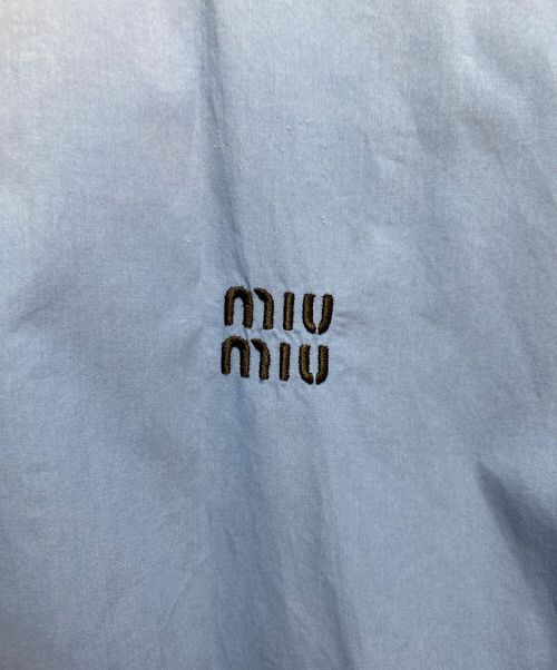 MIU MIU（ミュウミュウ）MIU MIU (ミュウミュウ) クロップドシャツ スカイブルー サイズ:38の古着・服飾アイテム
