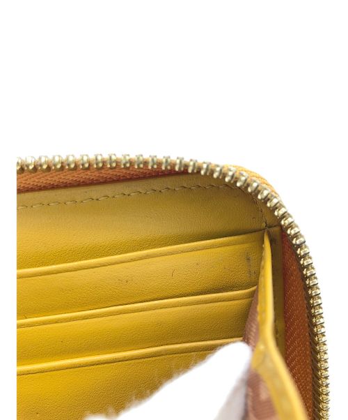 MCM（エムシーエム）MCM (エムシーエム) ラウンドファスナー長財布 ブラウンの古着・服飾アイテム