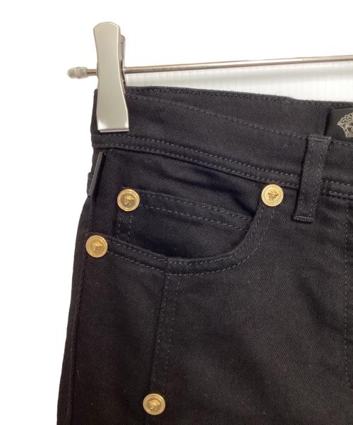VERSACE（ヴェルサーチェ）VERSACE (ヴェルサーチェ) スタッズパンツ ブラック サイズ:W25の古着・服飾アイテム