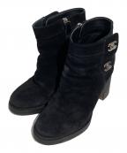 CHANELシャネル）の古着「ダブルココ スウェードショートブーツ」｜ブラック