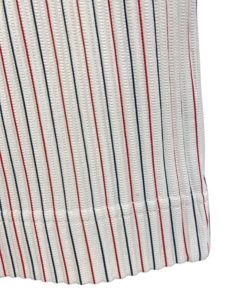HOMME PLISSE ISSEY MIYAKE（オム プリッセ イッセイ ミヤケ）HOMME PLISSE ISSEY MIYAKE (オムプリッセ イッセイ ミヤケ) ストライププリーツワイドパンツ ベージュ サイズ:2の古着・服飾アイテム