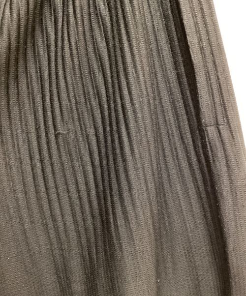 HOMME PLISSE ISSEY MIYAKE（オム プリッセ イッセイ ミヤケ）HOMME PLISSE ISSEY MIYAKE (オムプリッセ イッセイ ミヤケ) プリーツワイドパンツ ブラック サイズ:3の古着・服飾アイテム