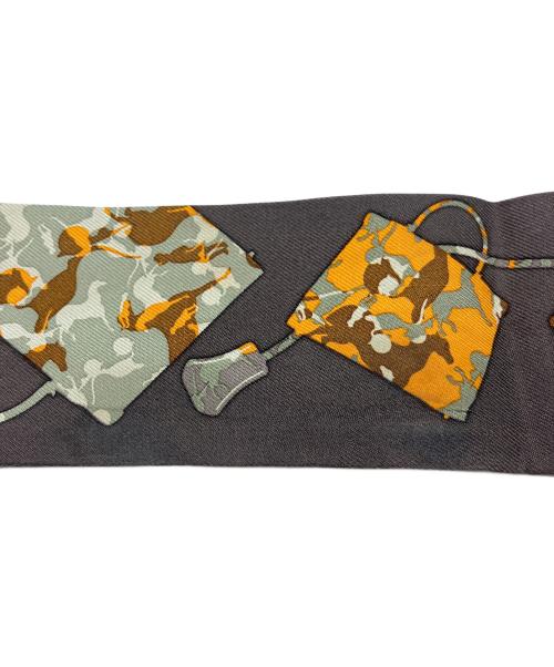 HERMES（エルメス）HERMES (エルメス) ツイリースカーフ　ケリーの馬車 グレーの古着・服飾アイテム