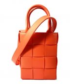 BOTTEGA VENETAボッテガベネタ）の古着「マキシイントレチャート ミニ カセット」｜オレンジ