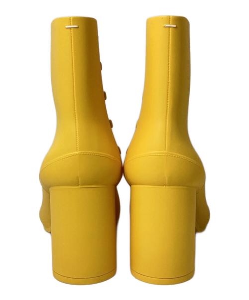 Maison Margiela（メゾンマルジェラ）Maison Margiela (メゾンマルジェラ) ラバー足袋ブーツ（RUBBER TABI BOOTS） イエロー サイズ:39 未使用品の古着・服飾アイテム