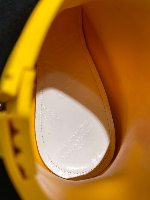 Maison Margiela（メゾンマルジェラ）Maison Margiela (メゾンマルジェラ) ラバー足袋ブーツ（RUBBER TABI BOOTS） イエロー サイズ:39 未使用品の古着・服飾アイテム