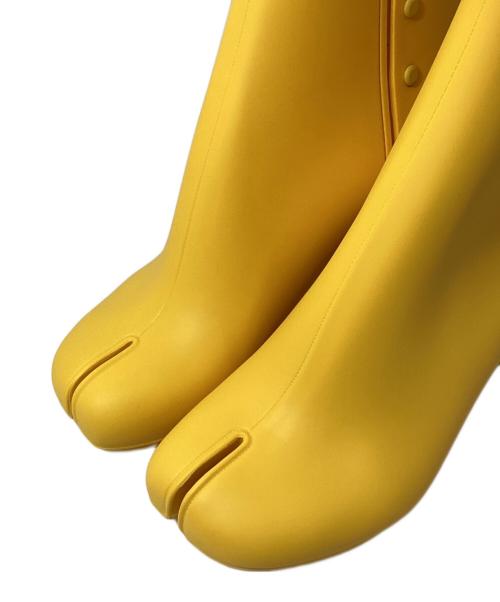 Maison Margiela（メゾンマルジェラ）Maison Margiela (メゾンマルジェラ) ラバー足袋ブーツ（RUBBER TABI BOOTS） イエロー サイズ:39 未使用品の古着・服飾アイテム