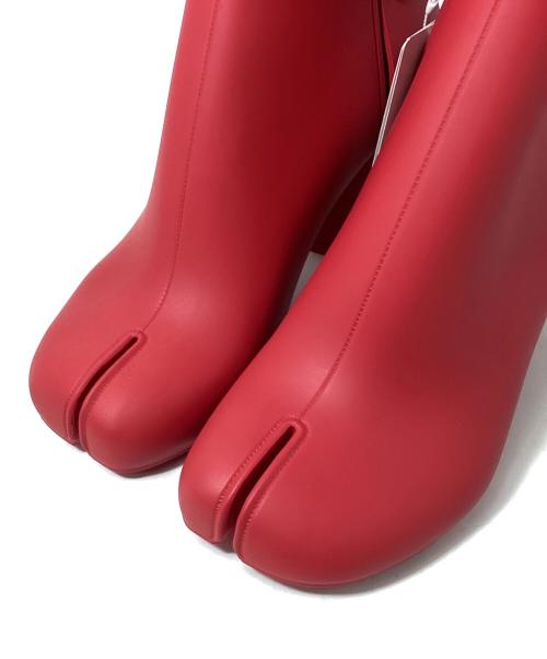 Maison Margiela（メゾンマルジェラ）Maison Margiela (メゾンマルジェラ) ラバー足袋ブーツ　（RUBBER TABI BOOTS） レッド サイズ:38 未使用品の古着・服飾アイテム