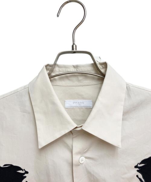 PRADA（プラダ）PRADA (プラダ) 24SS embroidery poplin shirt （エンブロイダリーポプリンシャツ） アイボリー サイズ:Mの古着・服飾アイテム