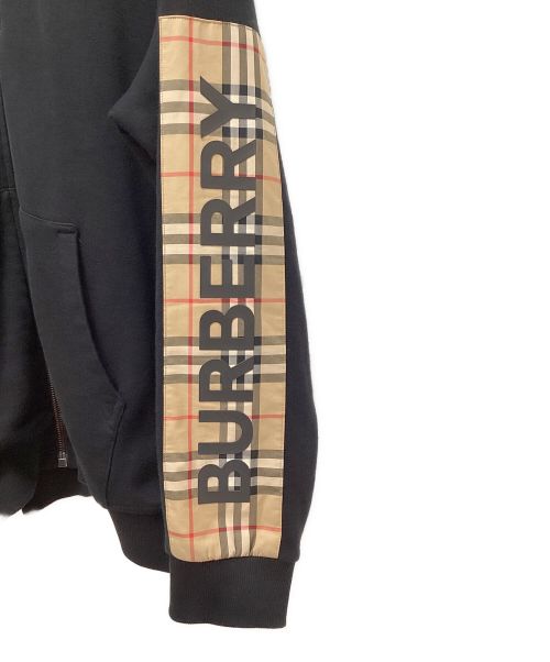 BURBERRY（バーバリー）BURBERRY (バーバリー) アームスリーブノバチェックラバーロゴスウェット（ARM SLEEVE NOVACHECK RUBBER LOGO SWEAT） ブラック サイズ:XLの古着・服飾アイテム