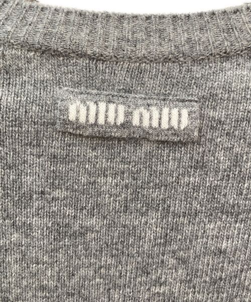 MIU MIU（ミュウミュウ）MIU MIU (ミュウミュウ) カットオフショート丈ニット グレー サイズ:38の古着・服飾アイテム