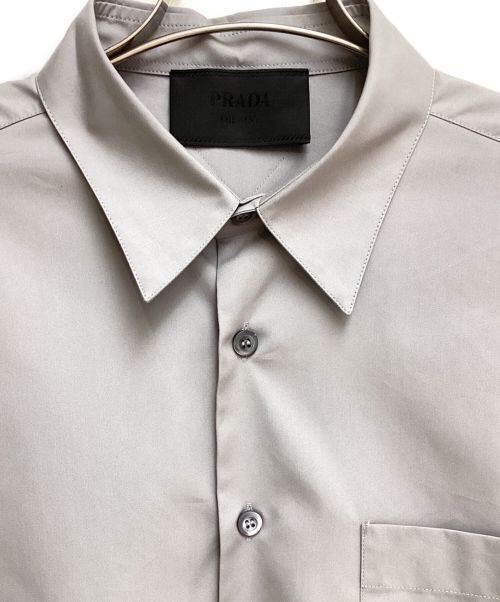 PRADA（プラダ）PRADA (プラダ) Triangle Patch Shirt（トライアングルパッチシャツ） グレー サイズ:Lの古着・服飾アイテム